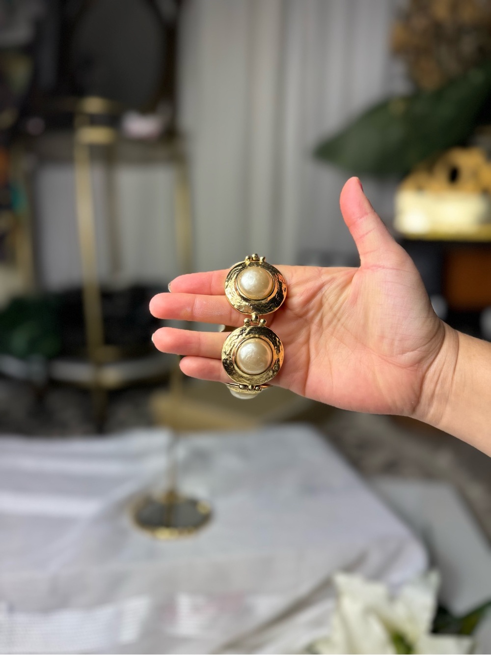 Yves Saint Laurent Gold-Tone Bracelet with Cream Pearl Cabochons - Picture 12 of 16